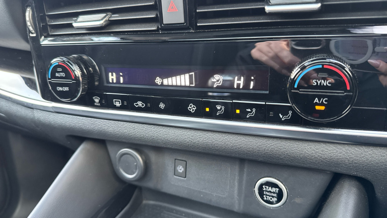 Nissan Qashqai 1.3 DiG-T MH Premiere Edition 5dr Petrol Hatchback